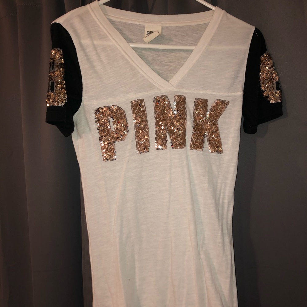 VS shirt gold sequins